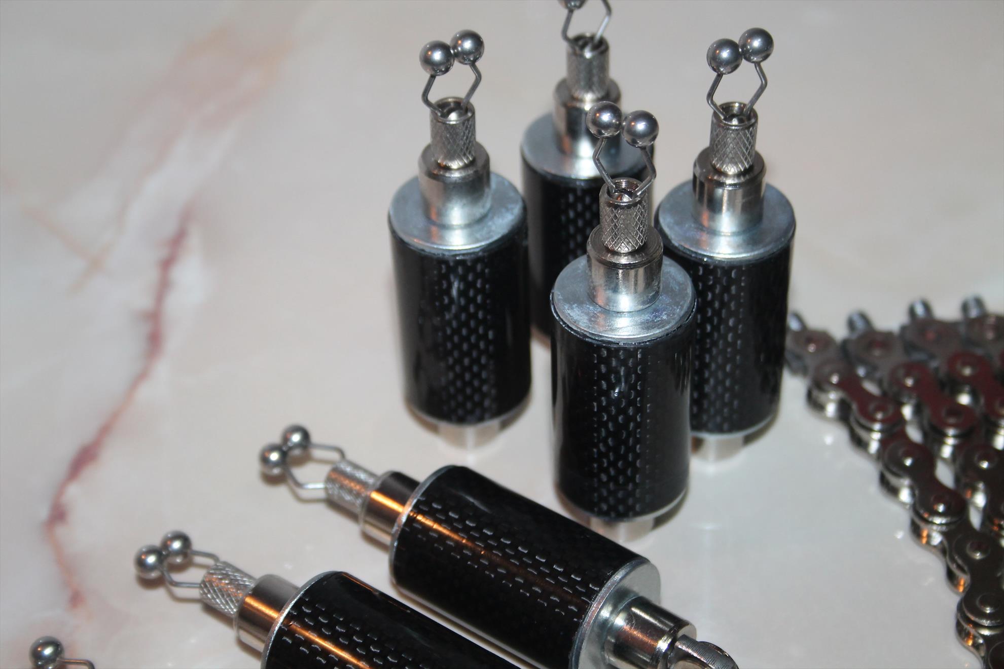 Bobine Carbon handmade by Uniquebaits - bobiins-019.JPG